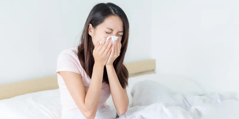 Đau vùng cổ họng là một trong những biểu hiện của ung thư thanh quản giai đoạn cuối