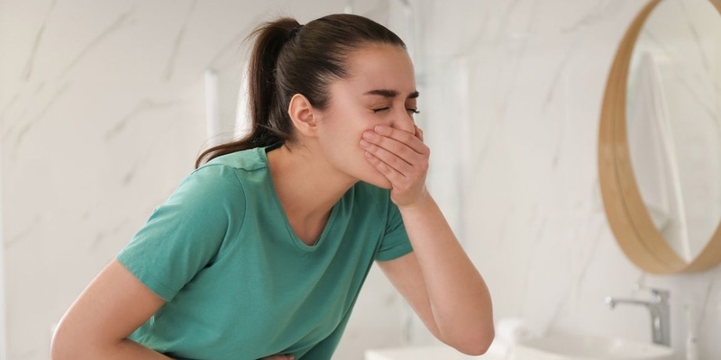 Buồn nôn là một trong những triệu chứng khiến việc chăm sóc bệnh nhân ung thư não trở nên khó khăn