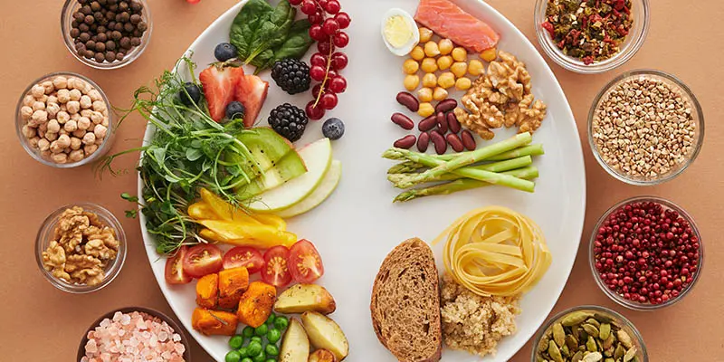 Xây dựng chế độ dinh dưỡng hợp lý là cách chăm sóc người bệnh sau khi điều trị ung thư thanh quản