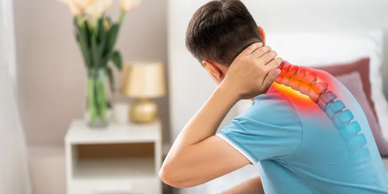 Đau lưng hoặc cổ là triệu chứng của ung thư tủy sống