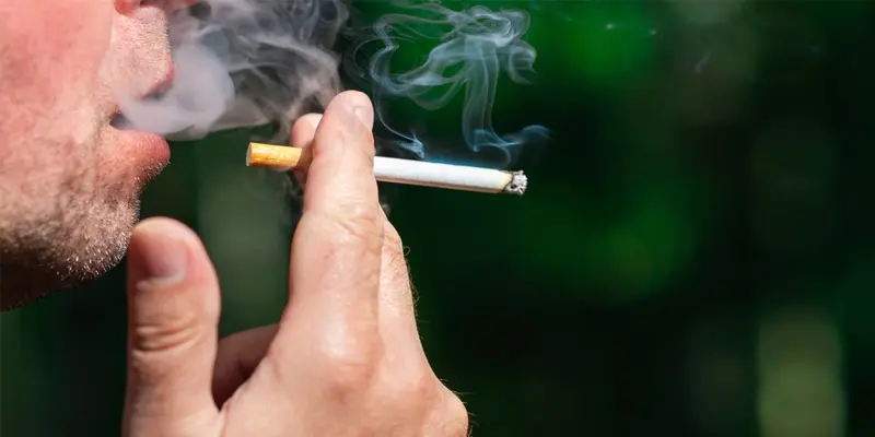 Lạm dụng thuốc lá sẽ gây ra nguy cơ ung thư vòm họng