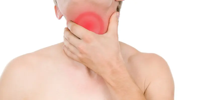 Người bệnh ung thư lưỡi có thể có cảm giác nghẹn ở họng khi nuốt trong giai đoạn sớm