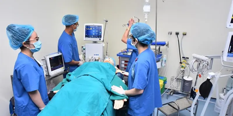 Phẩu thuật nhằm loại bỏ u thanh quản