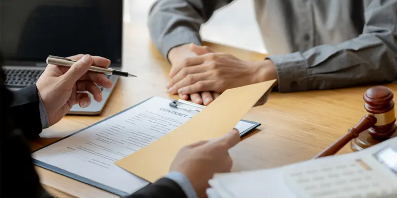 Bác sĩ sẽ đưa ra phương pháp điều trị ung thư thanh quản giai đoạn 2 phù hợp với người bệnh