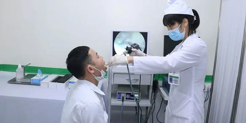 Tầm soát ung thư vòm họng bằng cách nội soi mũi họng