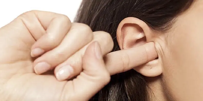 Triệu chứng ù tai ung thư vòm họng dễ nhầm lẫn với các bệnh khác